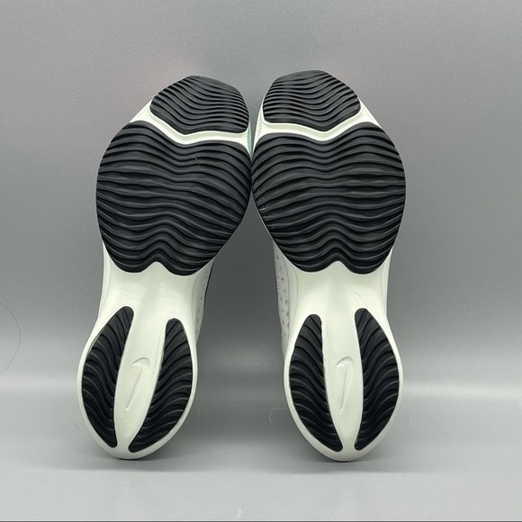 NEW Nike Air Zoom Tempo Flyknit GS Running Shoe - Picture 9 of 13